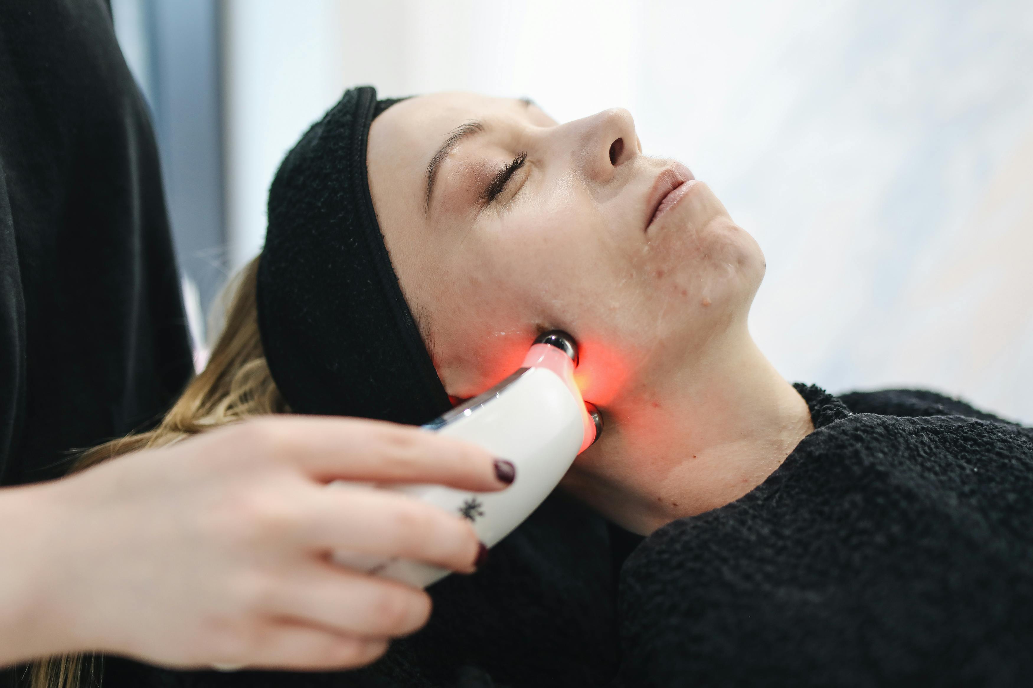 Tratamiento facial en clínica estética